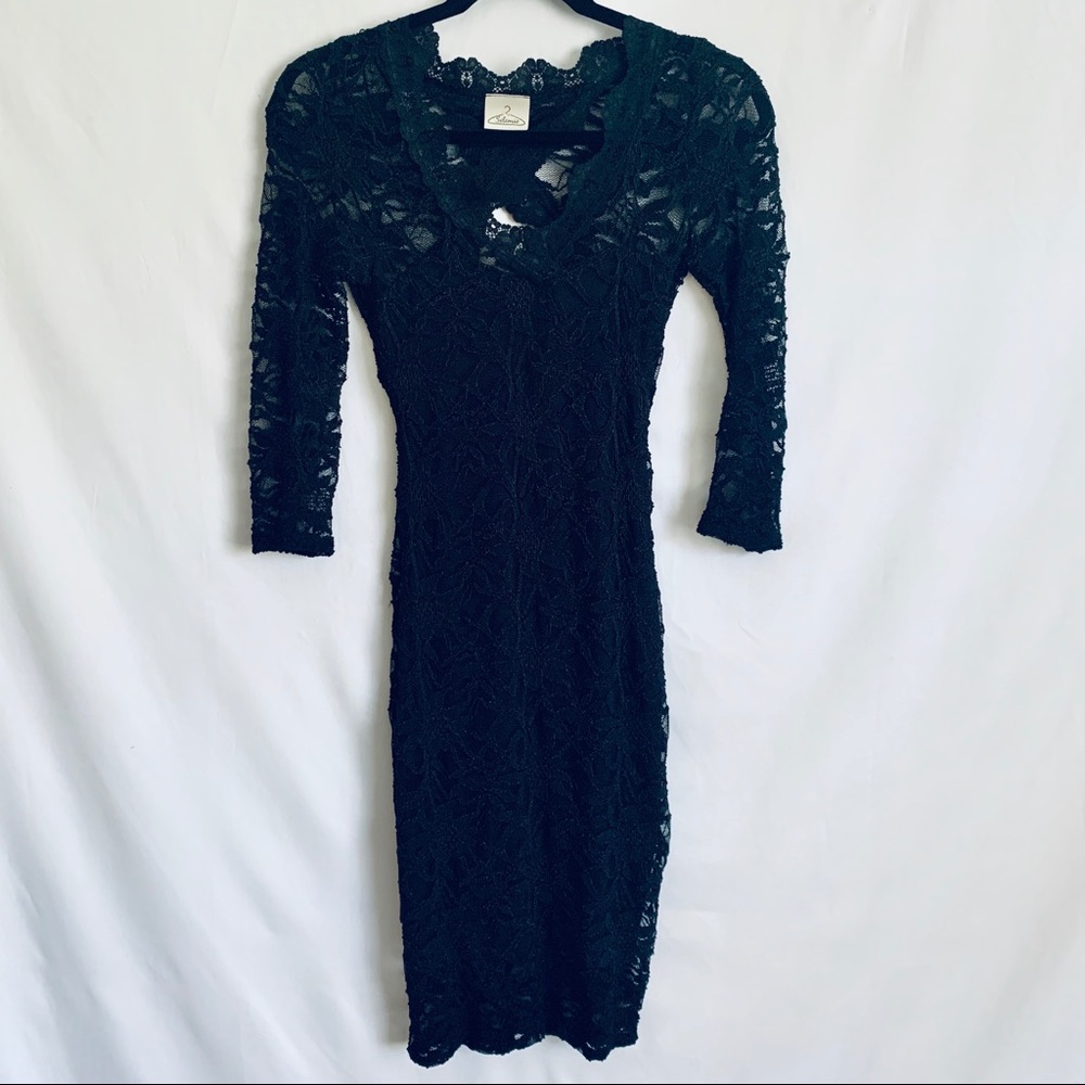 🌈 3/$35 - Lace long sleeve Bodycon dress solemio